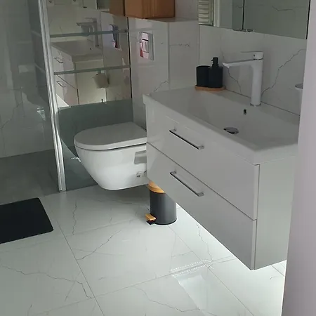 Black&White Apartament Skarbowa 2 Parking Leszno  Exterior photo