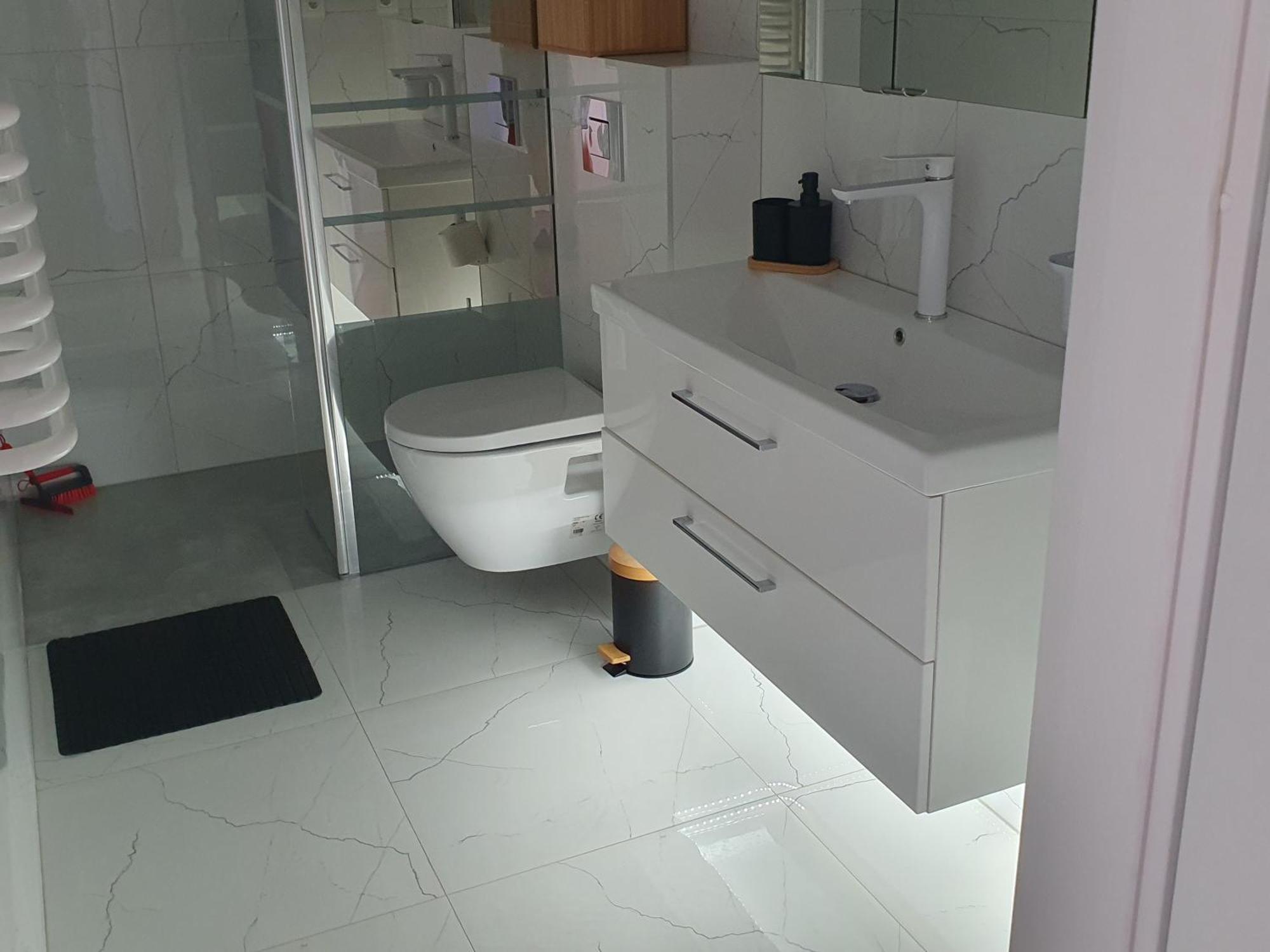 Apartment Black&white Skarbowa 2 Parking Leszno (Greater Poland)